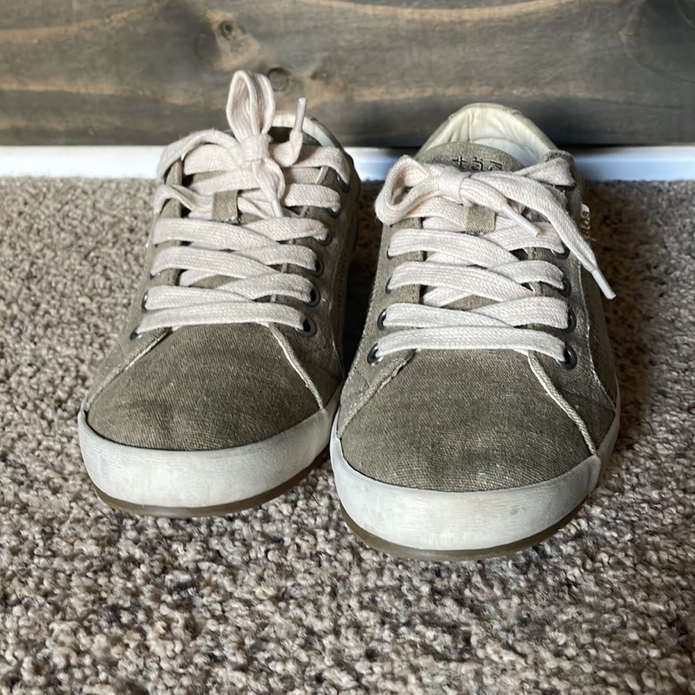 Taos Footwear Sneakers - Picture 2 of 4